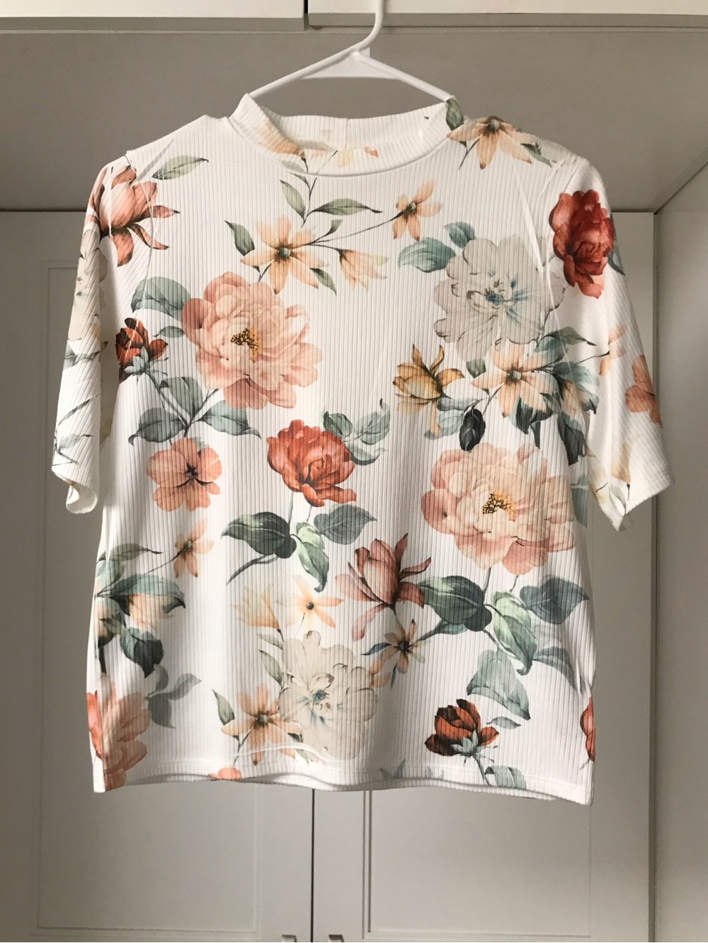 Floral Mock-Neck Ribbed Short Sleeve Top in Cream XL